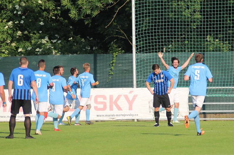 Fotbalisté Kralup vyhráli v předposledním kole I. B třídy ve Staré Boleslavi a oslavili postup.