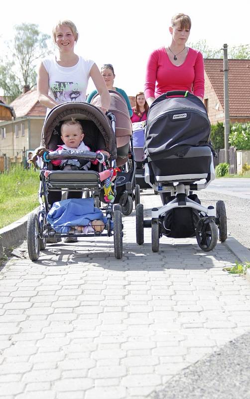 Třetí mělnický Speed Walking pro maminky s kočárky vedl na Vysokou.