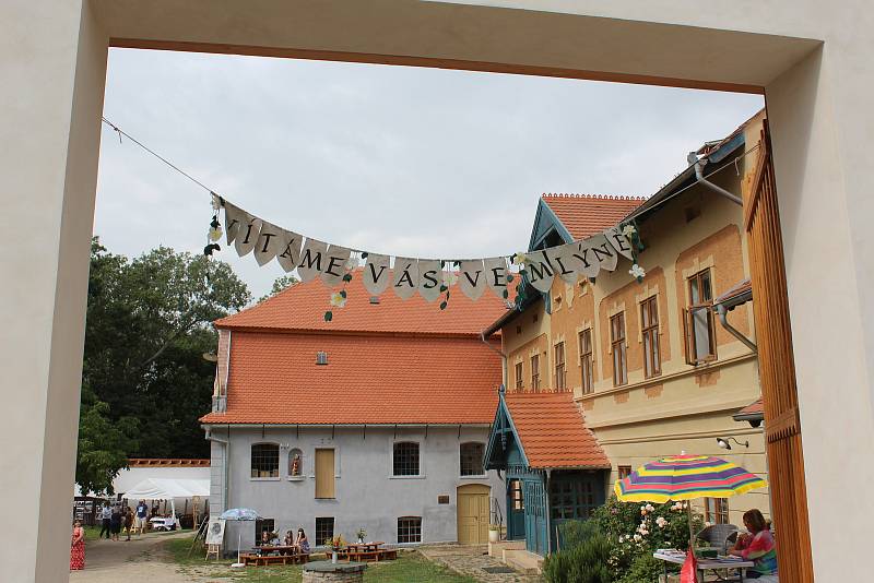 Ze slavnosti Dny lidové architektury ve Vepřku.