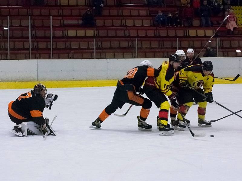 Krajská liga, 13. kolo: HC Junior Mělník (ve žlutém) - HK Králův Dvůr