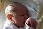 Anna Lhotáková se rodičům Ecaterině a Petrovi z Dřís narodila v neratovické porodnici 3. září 2015, vážila 3,43 a měřila 49 cm. Na sestřičku se těší skoro 2letá Valentýnka.