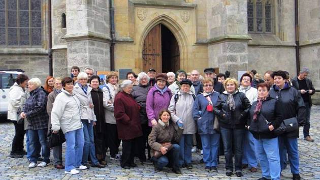 Výlet všetatských a přívorských seniorů do Kutné Hory za památkami UNESCO.