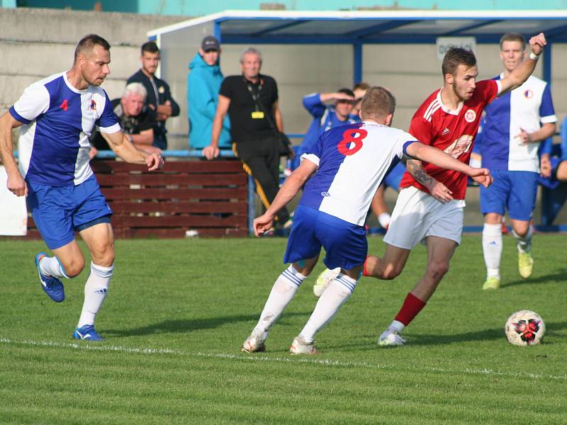 I. A třída: FK Pšovka Mělník (v modrém) - Dolnobousovský SK (3:0), sobota 2. října 2021