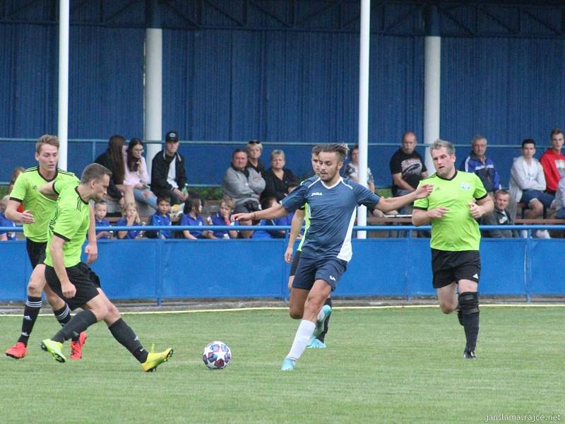 AGRO CS Pohár SKFS, 1. kolo: Kralupy 1901 (v modrém) - Dynamo Nelahozeves (2:1)