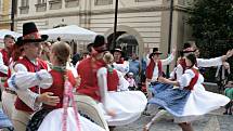 Mělník ožil letos již po jedenadvacáté folklórním festivalem Mělnický Vrkoč, který každý rok nabízí pestrou škálu lidových tradic z různých koutů republiky.