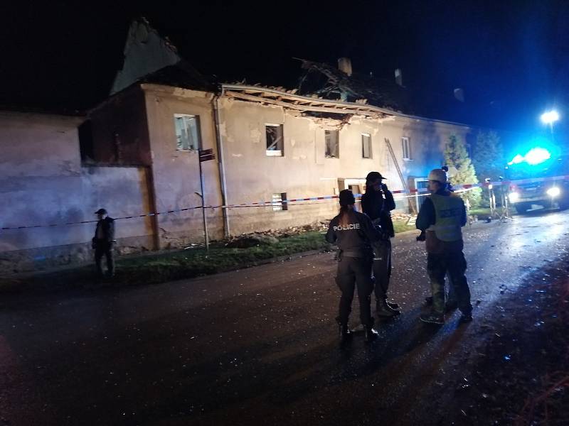 Záchranná akce v Tursku po explozi plynu v bytovém domě 28. října 2020.