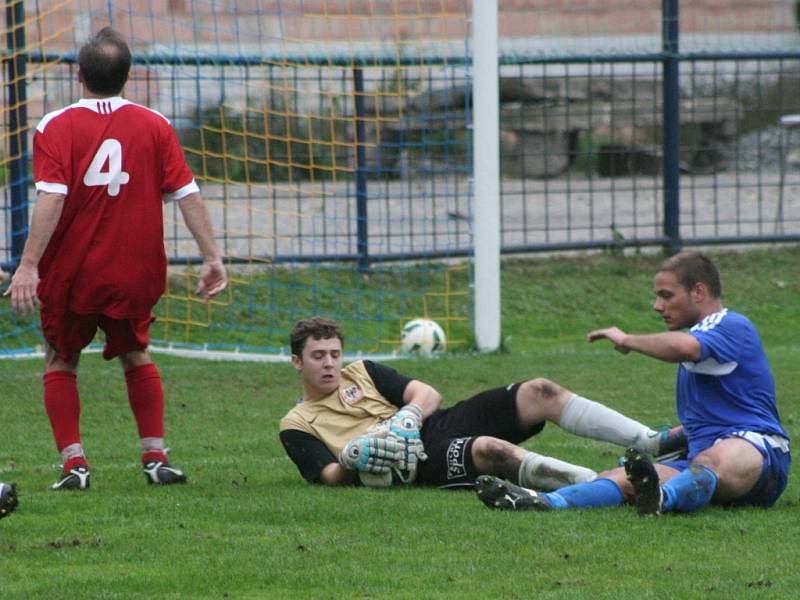 III. třída: Byšice B - Čečelice (v červeném)