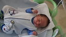 JAKUB KODET se rodičům Stanislavě Šarajové a Jakubu Kodetovi z Mělníka narodil 28. března 2018 v mělnické porodnici, měřil 50 cm a vážil 3,26 kg. Doma se na něj těší 2letá Kristínka.