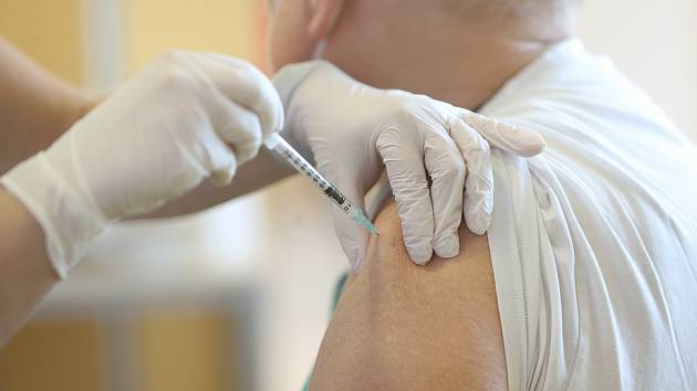 Vysočina pomůže Jihočeskému kraji, přenechá jim část vakcín