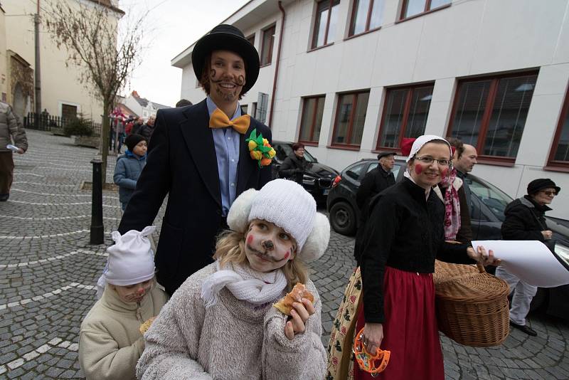 2017 Mělnický masopust - kohlihy od Kašpárka - mňam:-)