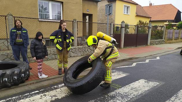 SDH Veltrusy uspořádal další ročník soutěže Železný hasič.