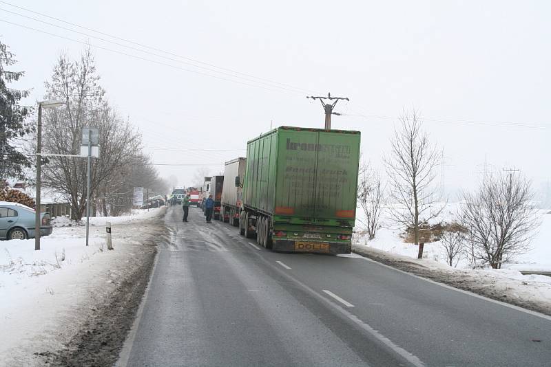 Srážka sanitky s felícií u obce Vavřineč