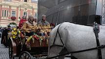 Historický střed Mělníka opět po roce zaplnily pouťové atrakce, stánky s burčákem, rukodělnými výrobky i staročeskými specialitami.