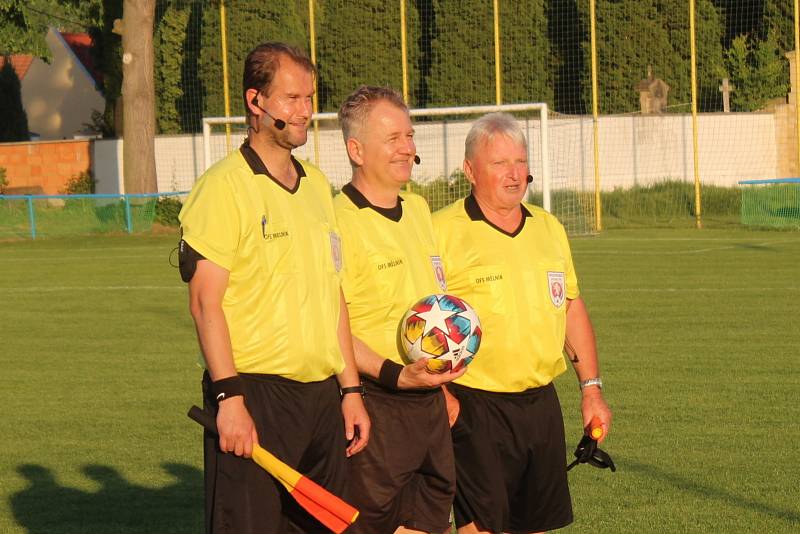 Finále Rebel Českého poháru. Fotbalisté Tišic (v zeleném) rozdrtili Mšeno 10:2.