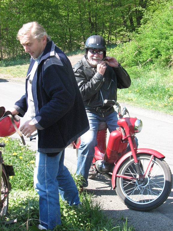 Mšenský veteran klub zahájil sezonu tradičním Vymetáním výfuků