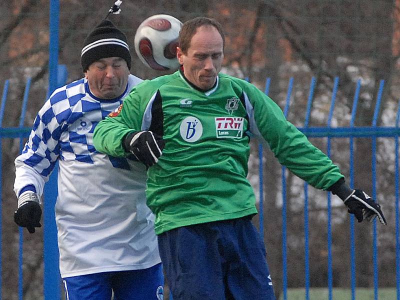 ZNOVU V ZELENÉM. Radovan Hromádko (na snímku v dresu staré gardy Jablonce) se o víkendu poprvé představil jako nečekaná posila Lužce, který stejně jako severočeský klub vyznává zelené barvy.