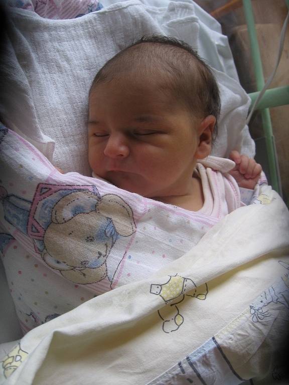 Deborah Abrahámová se rodičům Alexandře Abrahámové a Tomáši Křížkovi z Kostelce nad Labem narodila v mělnické porodnici 8. července 2014, vážila 3,67 kg a měřila 51 cm.