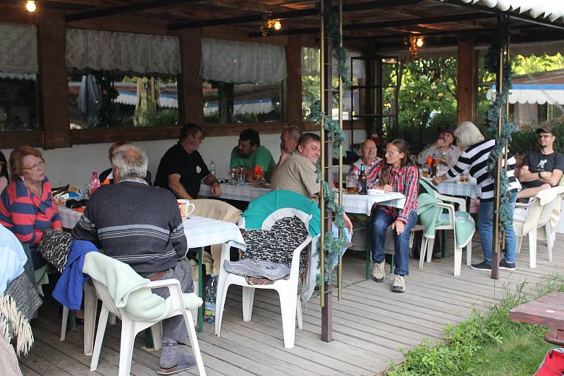 Country festival v Jazzové zahradě na Staré štaci již osmým rokem přivítal velké množství diváků a posluchačů kvalitní country hudby.