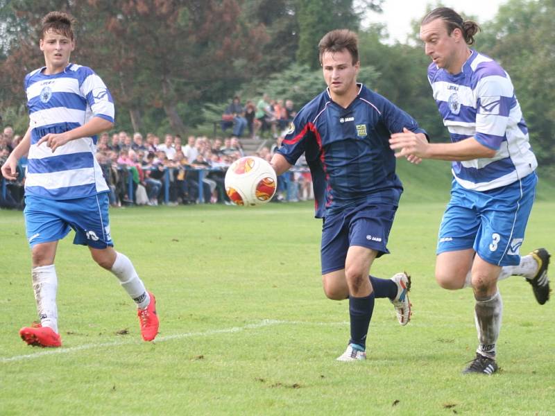 Sokol Libiš - FK Neratovice/Byškovice (v tmavém); 6. kolo divize B; 13. září 2014