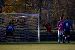 I. B třída, 13. kolo: FK Kralupy 1901 (fialové dresy) - Slavoj St. Boleslav (2:2)