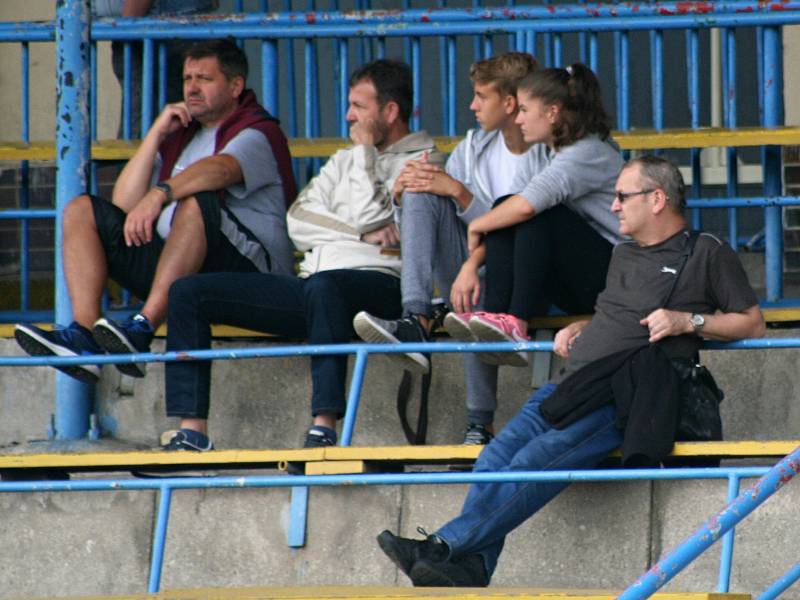 Fotbalisté Neratovic slaví druhou výhru v sezoně, přehráli Meteor Praha.