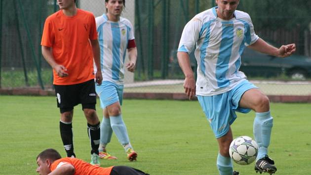 SK Vojkovice (v oranžovém) - AFK Hořín; 6. kolo okresního přeboru; 13. září 2014