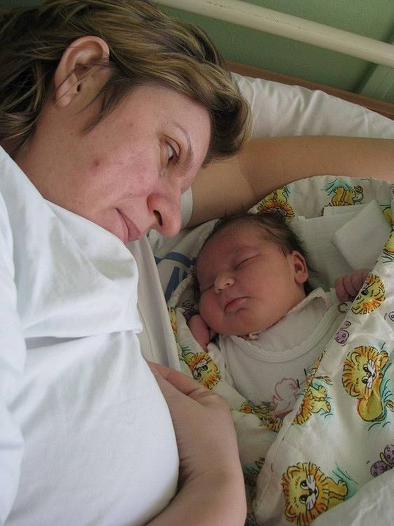 Anastasia Zavacká se rodičům Lesiji a Michalovi z Mělníka narodila 6. března 2008, vážila 3,75 kg a měřila 52 cm.