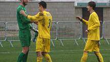 Fotbal, divize B, 14. kolo, Sokol Libiš (v modrém) vs. Neratovice 0:1 na penalty.