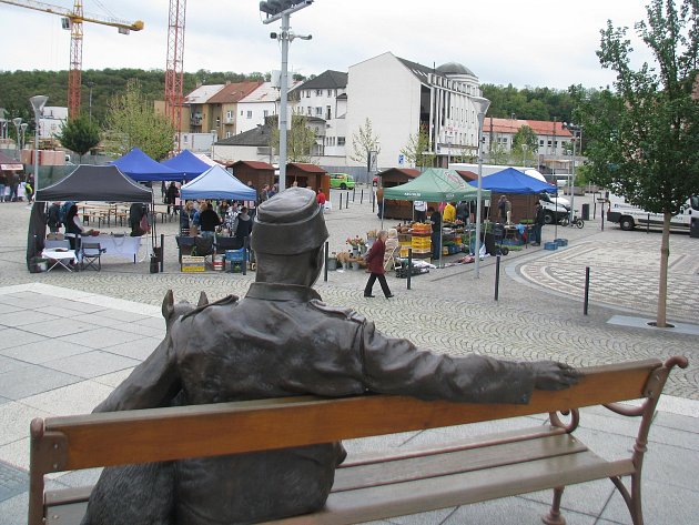 Největšími hity kralupského farmářského trhu byly slovenské klobásy a sýry