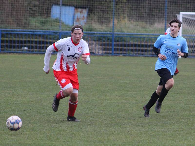 IV. třída, 12. kolo: FK Kralupy 1901 B (v modrých dresech) - Čechie Kralupy (3:0)