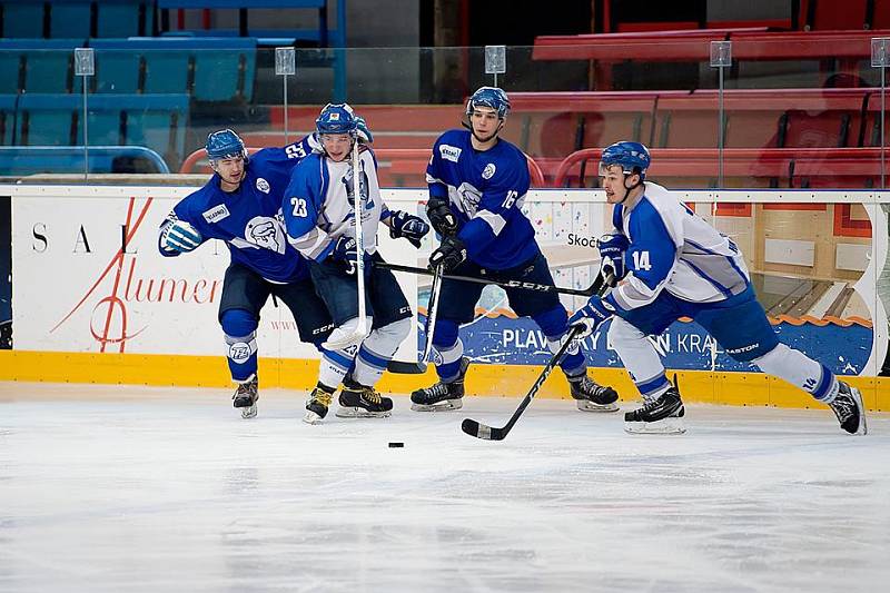 Kralupy v posledním domácím utkání prohrály s PZ Kladno 4:7.