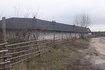 Dům ve Vojkovicích, kde policisté zadrželi podezřelého z vraždy čerpadlářky na pumpě v Nelahozevsi