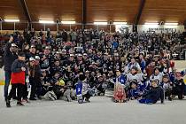 Hokejisté HK Kralupy porazili ve druhém finále HC Junior Mělník na jeho ledě 5:1 a oslavili titul ve středočeské krajské lize.