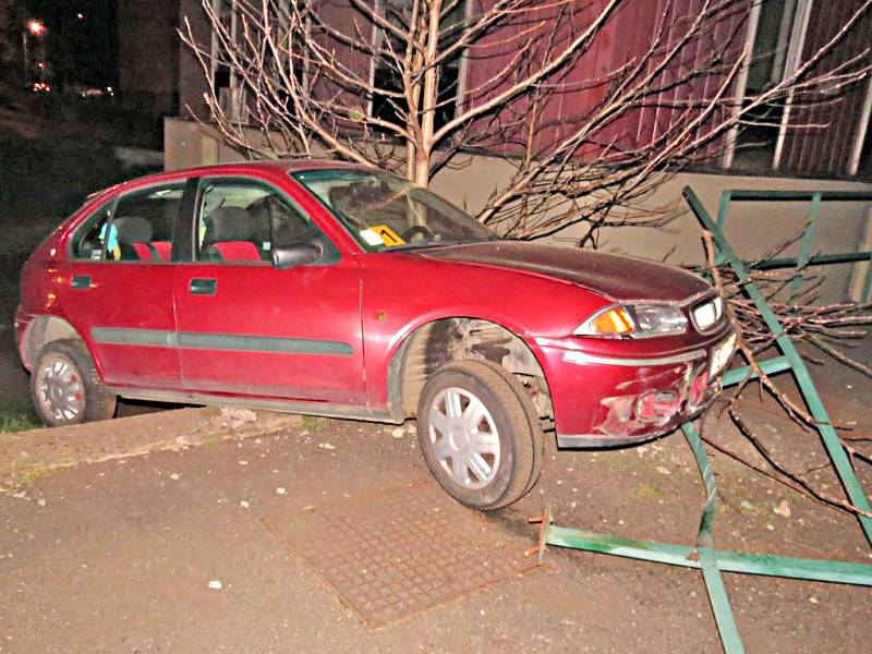 Takhle dopadlo auto viníka nehody. 