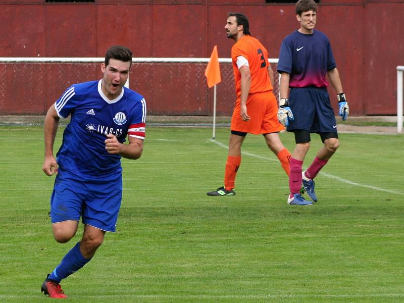 Nelahozeves v derby porazila Vojkovice, tři body Dynamu vystřelil Kobera.