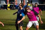 I. B třída, 13. kolo: FK Kralupy 1901 (fialové dresy) - Slavoj St. Boleslav (2:2)