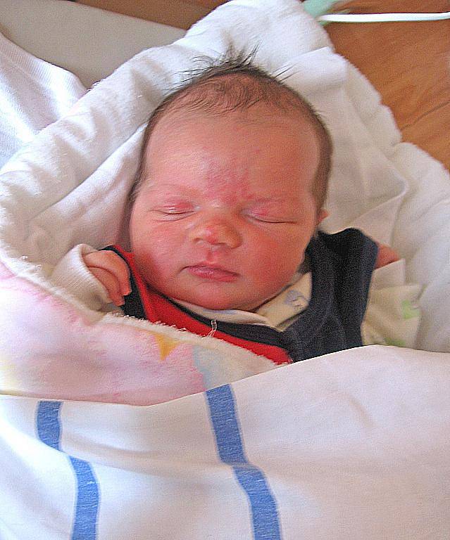 Kateřina Himlová se rodičům Lucii Šťastné a Lukáši Himlovi z Brozánek narodila 24. dubna 2011, vážila 3,23 kg a měřila 50 cm. Na sestřičku se těší 3letá Alenka.