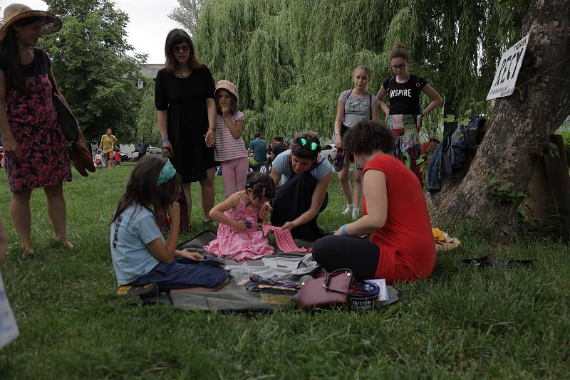 Jednodenní festival Za vodou v Kralupech nad Vltavou.