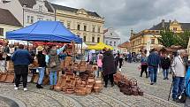 Sobotní trhy na náměstí Míru v Mělníku.