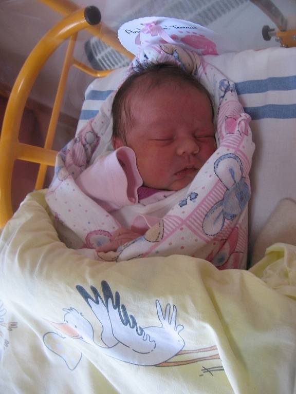 Tereza Ambrusová se rodičům Zuzaně a Jaromírovi z Mělníka narodila v mělnické porodnici 22. února 2014, vážila 3,80 kg a měřila 48 cm. Na sestřičku se těší 2letá Kristýna.