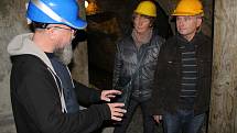 Mělnické podzemí láká k prohlídce. Široké veřejnosti je zpřístupněna část podzemní zrekonstruované chodby vedoucí ke studni. Ta je hluboká 54 metrů. Jedná se o nejstarší známou studnu v celém Česku.