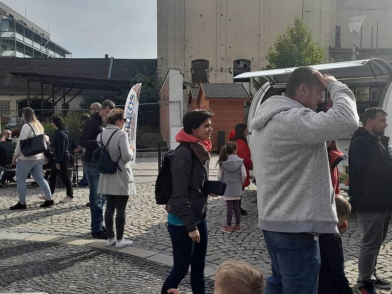 Street food festival na Palackého náměstí v Kralupech nad Vltavou.