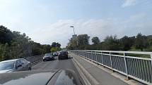 V pátek ráno byl zcela uzavřen nový most přes Labe na silnici číslo 16 v Mělníku.