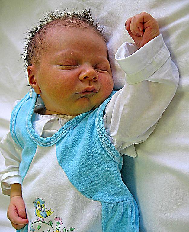 David Bohuslav se rodičům Kateřině a Davidovi z Byšic narodil 11. září 2009, vážil 3,55 kg a měřil 50 cm.