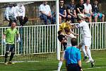 FK Brandýs n. L. (ve žlutém) - FK Pšovka Mělník (4:0); 19. kolo I. B třídy; 25. dubna 2015