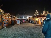 Mělnické vánoční trhy probíhají na náměstí Míru až do neděle 22. prosince. V rámci příjemné předvánoční atmosféry si mohou návštěvníci prohlédnout tradiční betlém a chybět nebude ani originální zvonohra či světelná show.
