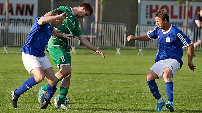 Okresní přebor: Sokol Libiš B (v modrém) - Sokol Tišice (2:3 np)