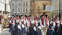 Mělník ožil letos již po jedenadvacáté folklórním festivalem Mělnický Vrkoč, který každý rok nabízí pestrou škálu lidových tradic z různých koutů republiky.