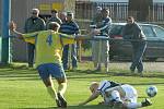 Z divizního utkání Ovčáry (ve žlutém) - Kolín 2-0