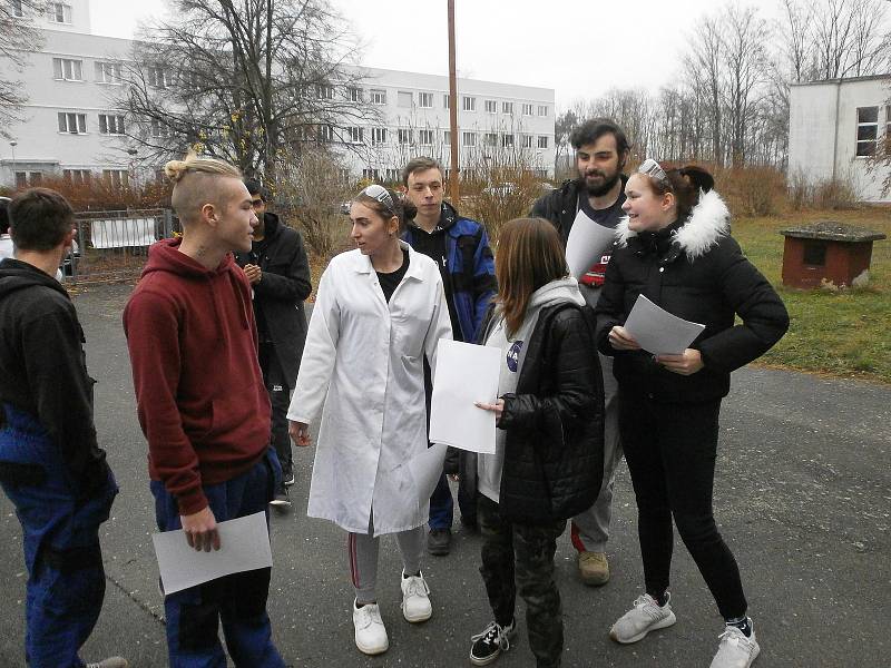 O nás bez nás! Kralupští středoškoláci se chystají k pondělnímu protestu.